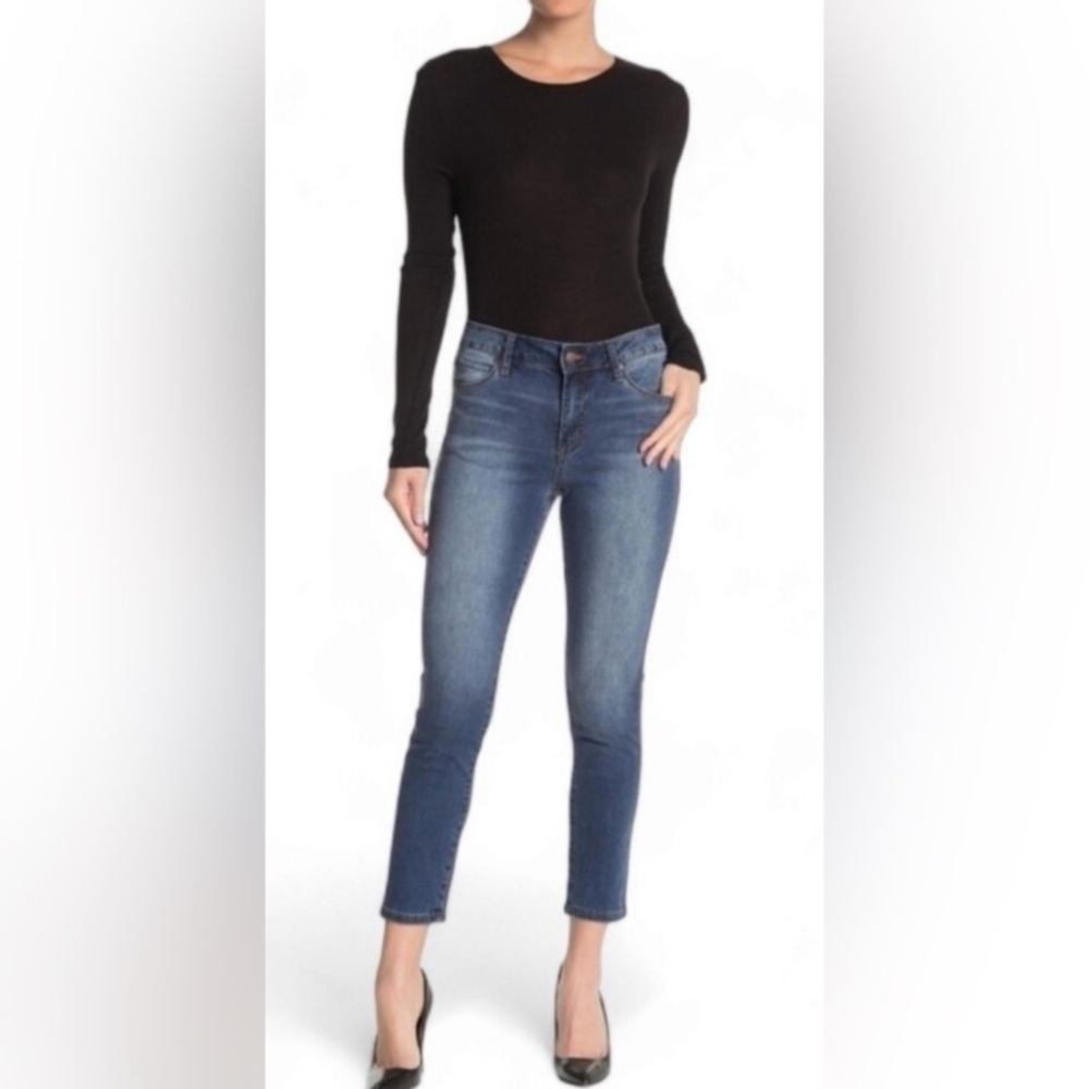 4/$20 Tahari Chloe Fit Solution Skinny Jeans